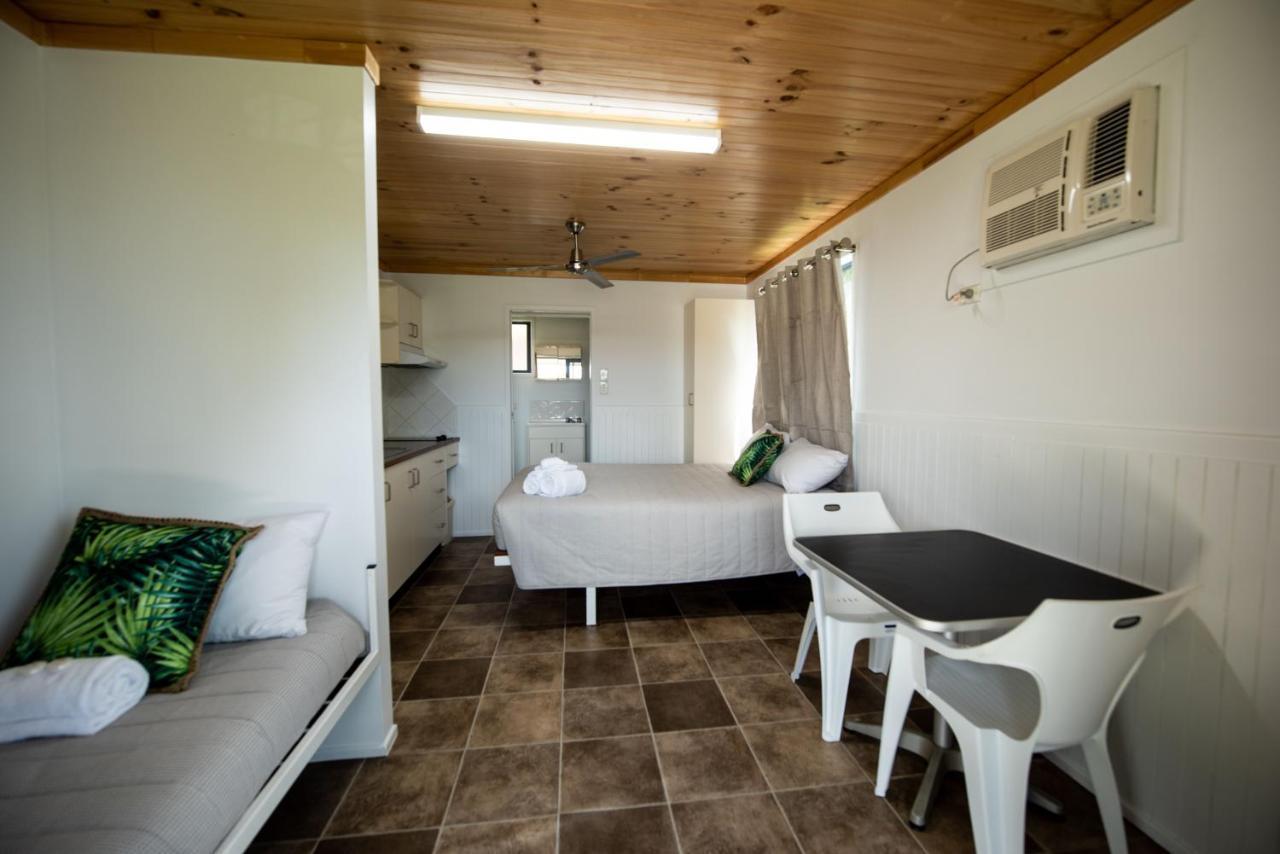 Sarina Palms Caravan And Cabins Village Eksteriør bilde